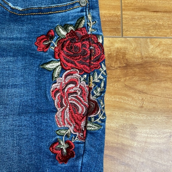Absolutely Famous Flower Embroidered Jean Shorts - Picture 2 of 3